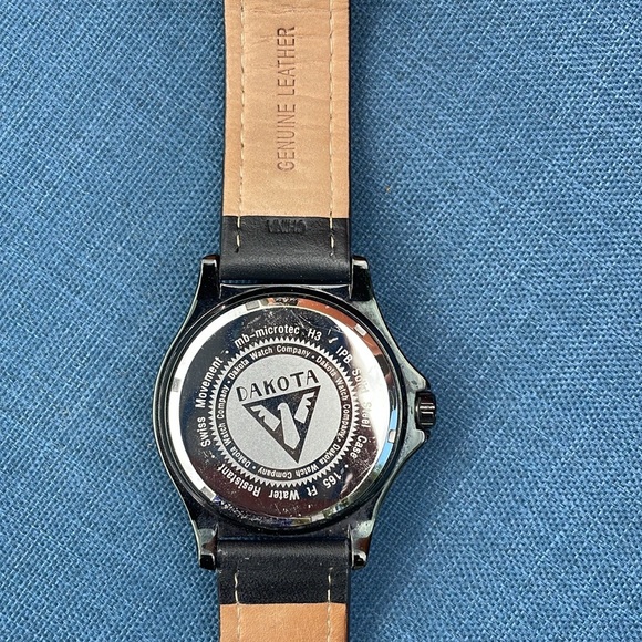 Dakota Men’s Watch - Picture 3 of 3